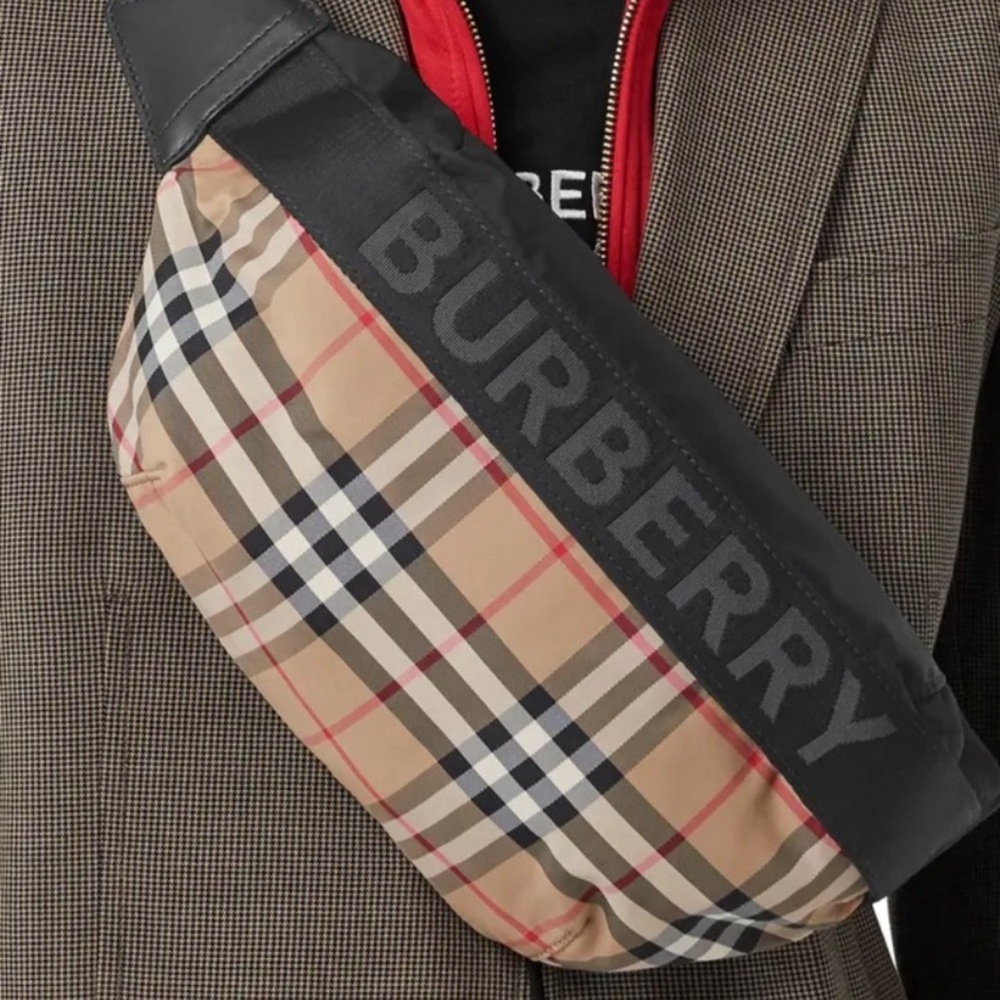 EUC Burberry Belt Bag - Unisex in Vintage Check